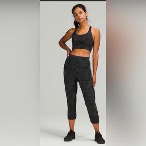 Lululemon Adapted State High-Rise Jogger Crop size 4